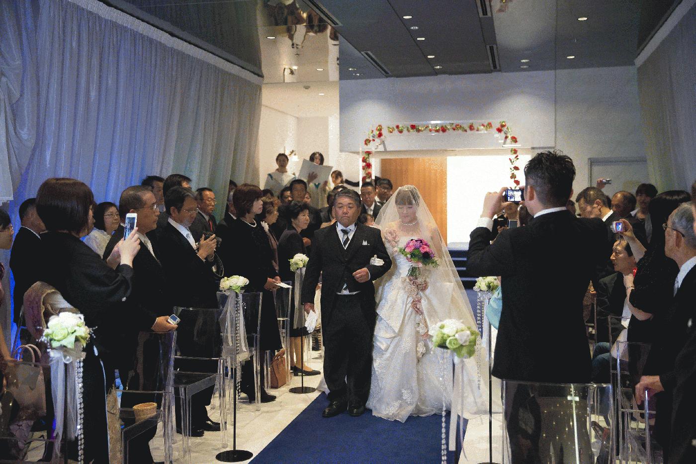 桜の花嫁の結婚式のトーストの誕生日パーティーの結婚式のイブニング 